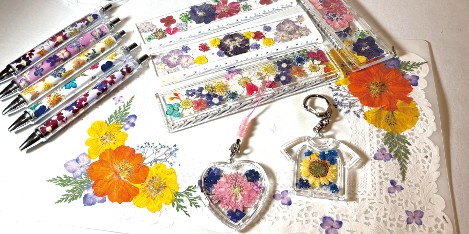 押し花でオリジナル作品